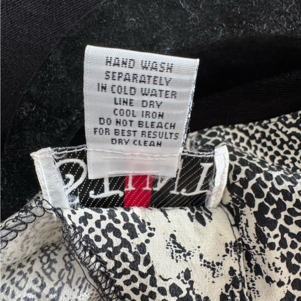 STUNT Blouse Silk Snakeprint Short Sleeve Pullover - Picture 10 of 11